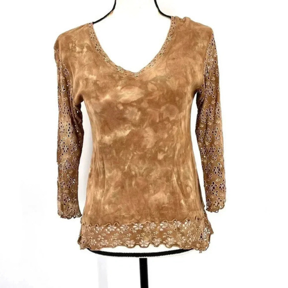 Glima Tie Dye Top Womens M Tan V-Neck Pullover Eyelet Trim Hippie Boho Artsy‎ - Picture 1 of 12